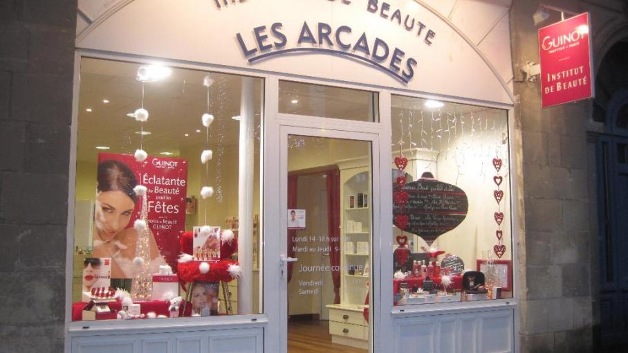 les_arcades_fougeres_des_professionnelles_a_votre_service_155803668